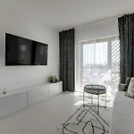 Nadmotlawie Estate - Riverside, Gym & Sauna By Downtown 4* غدانسك