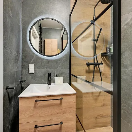 Nadmotlawie Estate - Riverside, Gym & Sauna By Downtown Apartment *