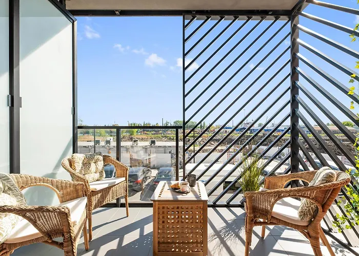 Nadmotlawie Estate - Riverside, Gym & Sauna By Downtown Ξενοδοχείο με διαμερίσματα